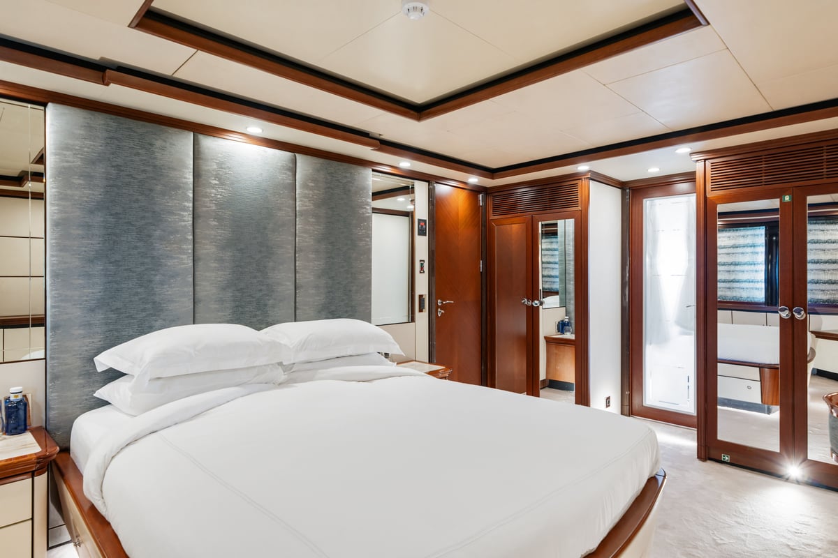 2 - Cabin VIP forward (turndown mode)